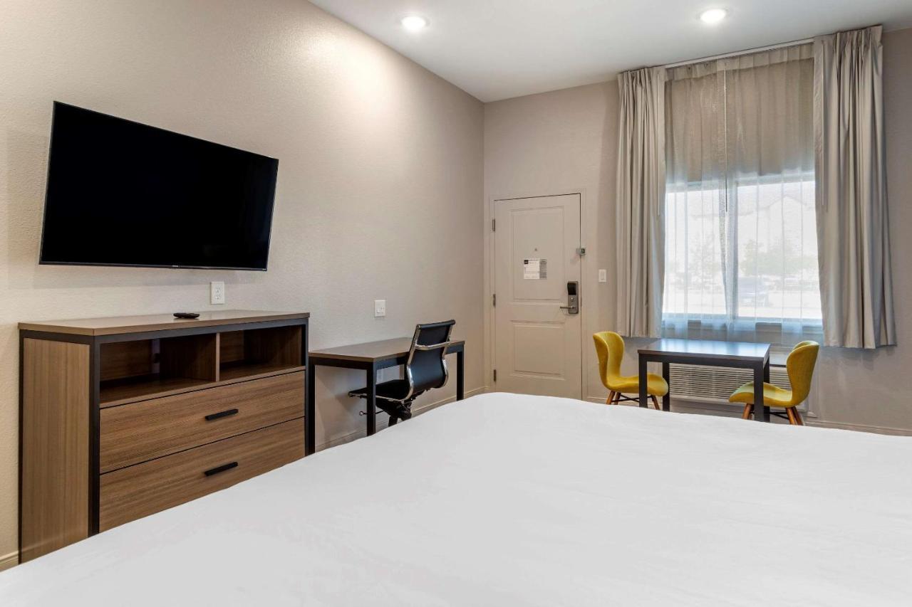 Hotel Clarion Pointe Port Arthur Esterno foto
